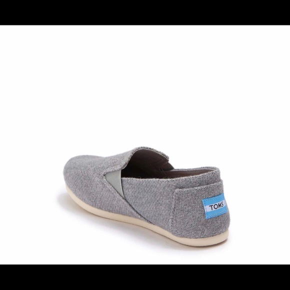 Toms - Picture 2 of 3